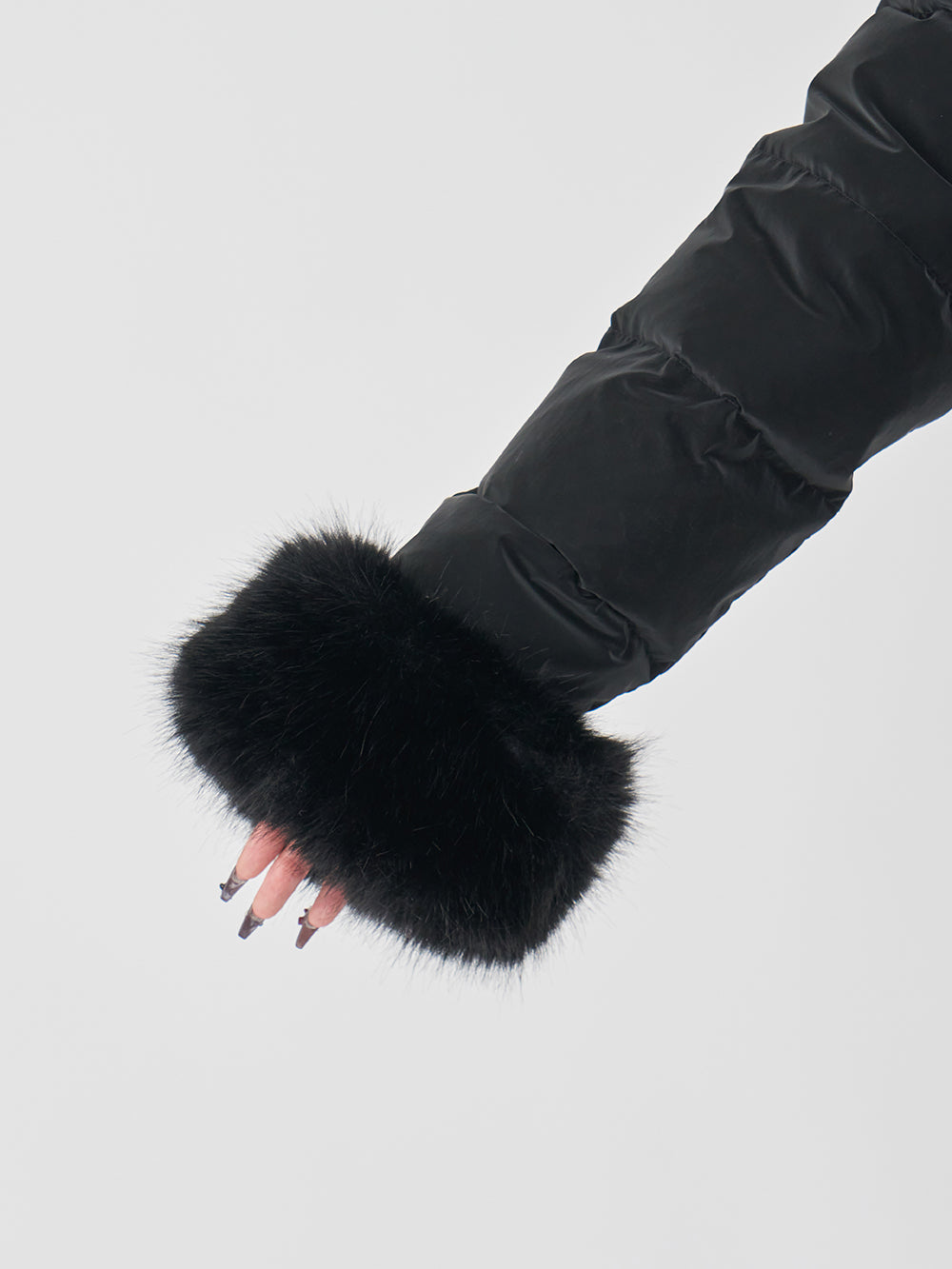 モデル：156cm（着用サイズ：S　着用カラー：BLK）