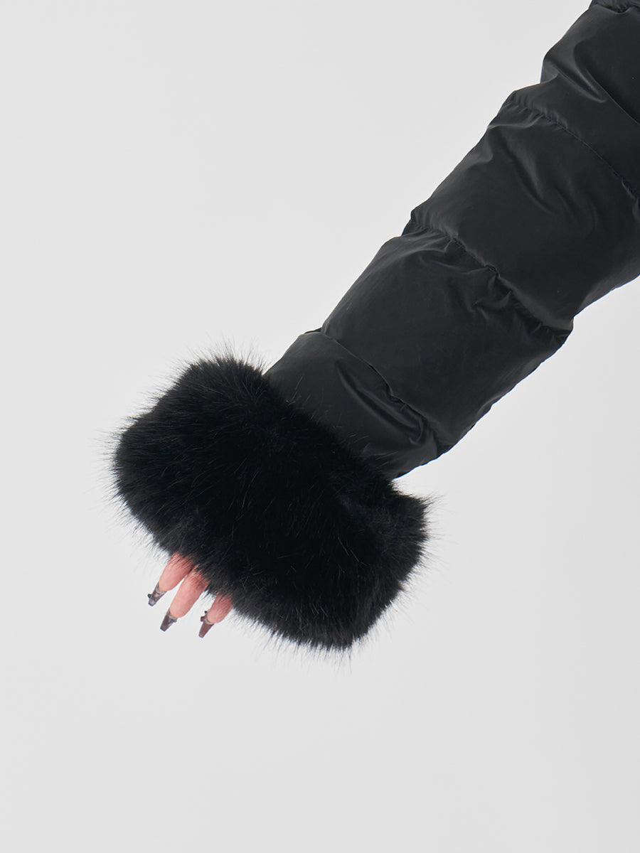 モデル：156cm（着用サイズ：S　着用カラー：BLK）