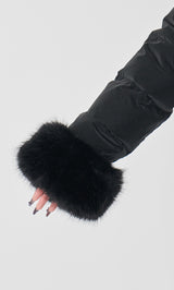 モデル：156cm（着用サイズ：S　着用カラー：BLK）