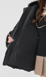 モデル：156cm（着用サイズ：S　着用カラー：BLK）