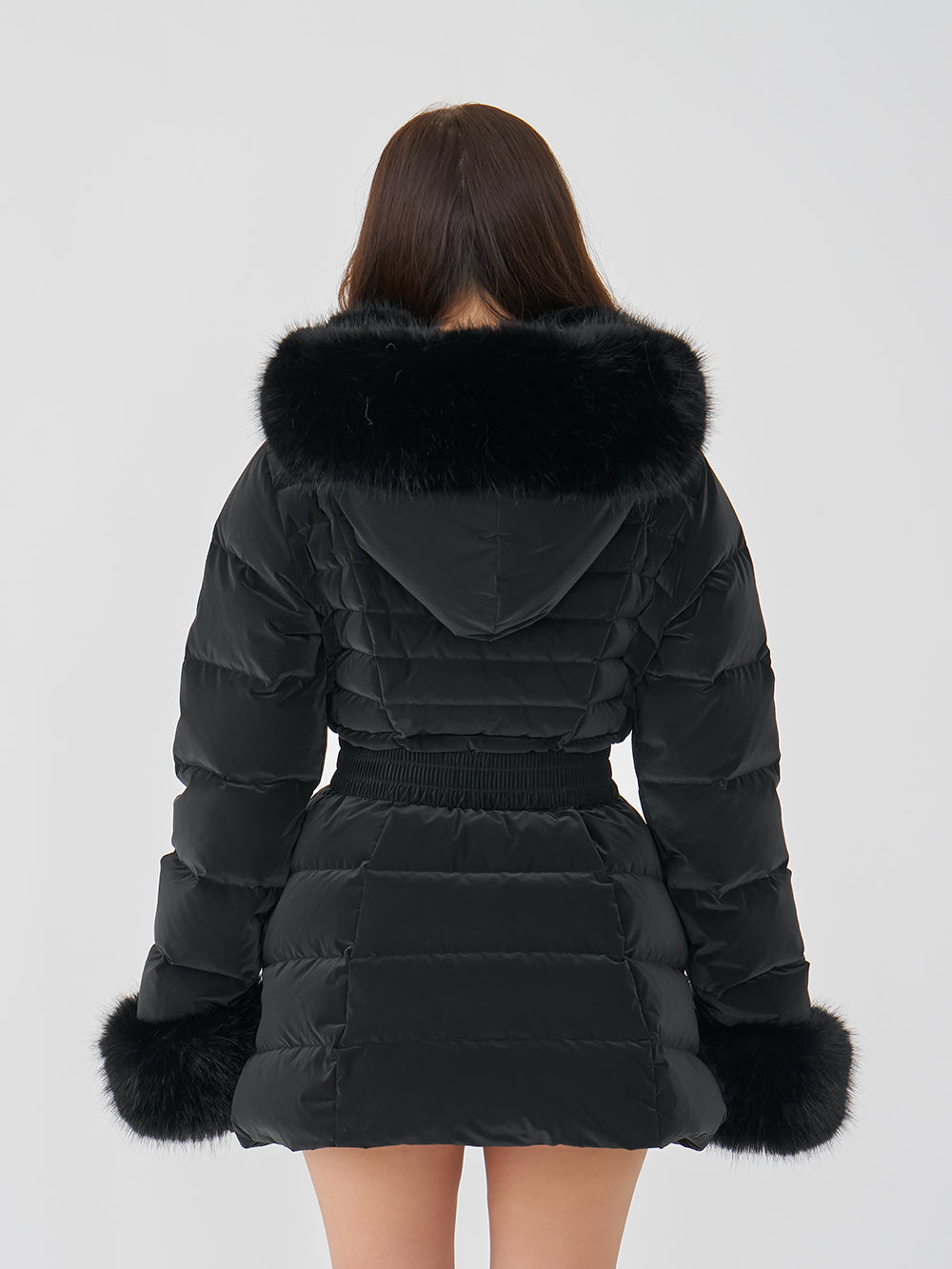モデル：156cm（着用サイズ：S　着用カラー：BLK）