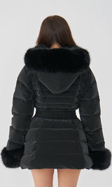 モデル：156cm（着用サイズ：S　着用カラー：BLK）