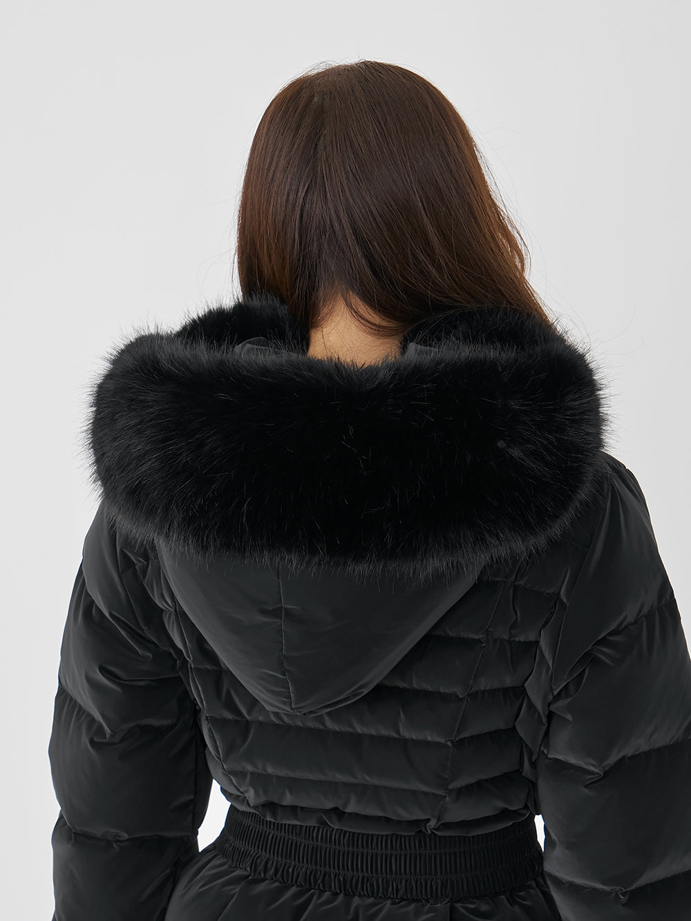 モデル：156cm（着用サイズ：S　着用カラー：BLK）