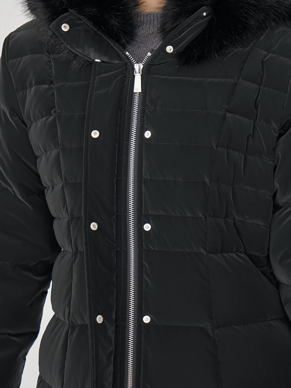 モデル：156cm（着用サイズ：S　着用カラー：BLK）