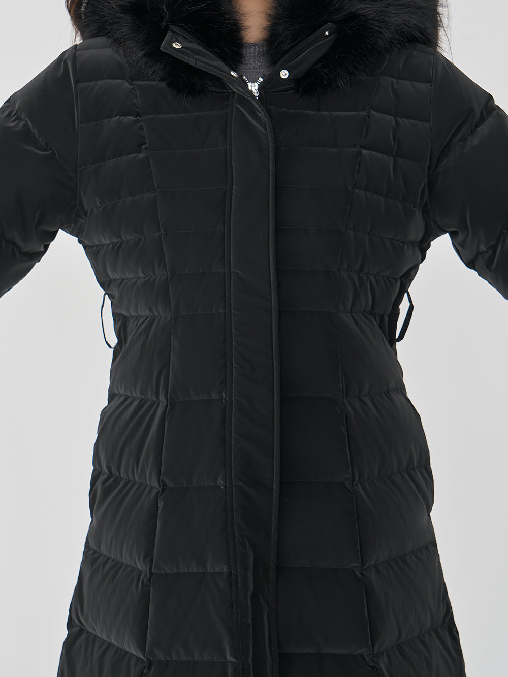 モデル：156cm（着用サイズ：S　着用カラー：BLK）