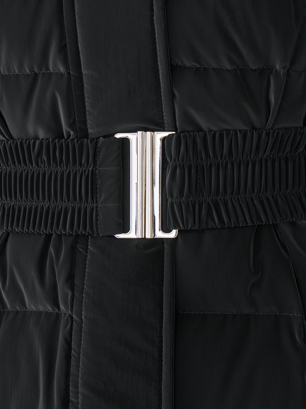 モデル：156cm（着用サイズ：S　着用カラー：BLK）