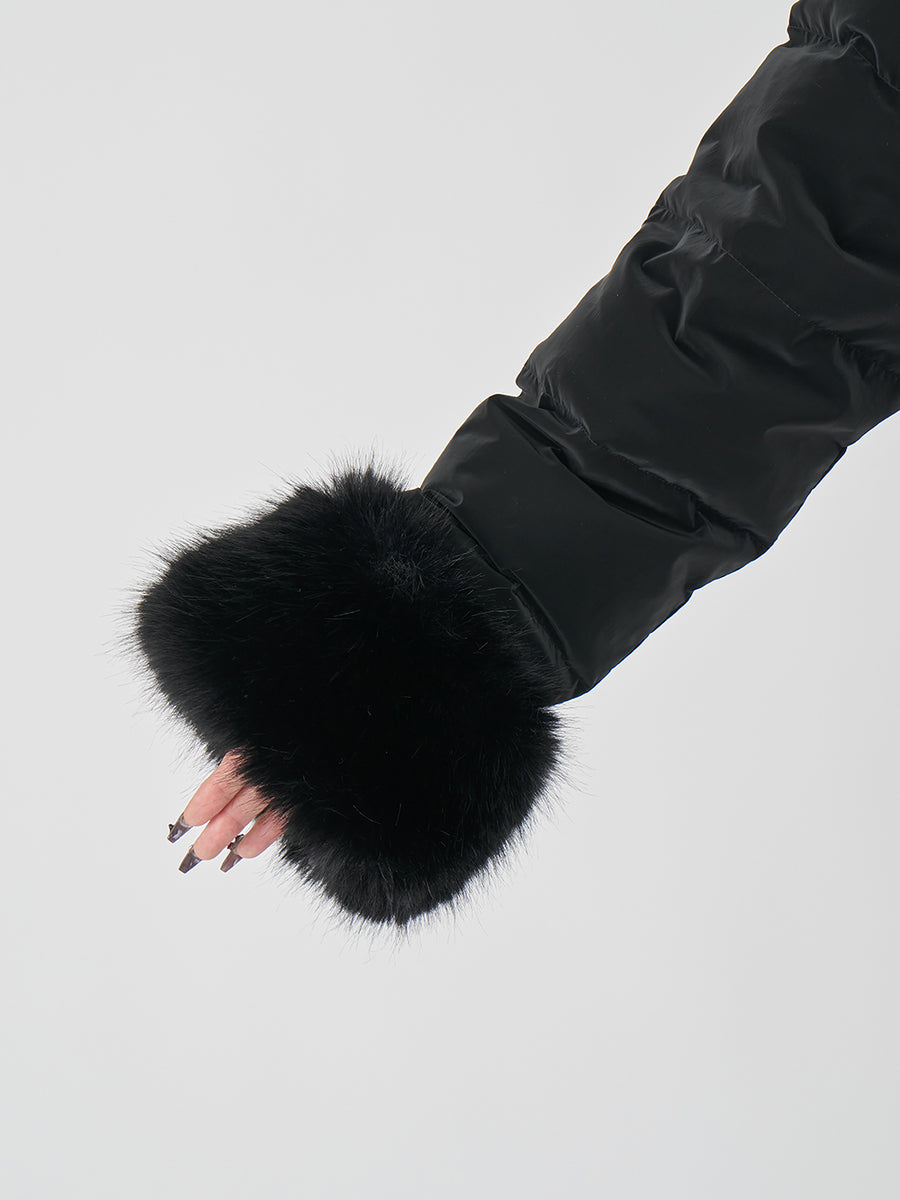 モデル：156cm（着用サイズ：S　着用カラー：BLK）