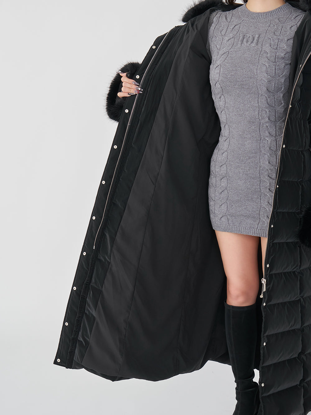 モデル：156cm（着用サイズ：S　着用カラー：BLK）