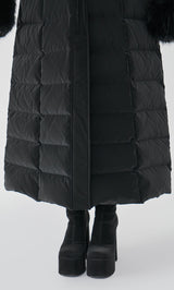 モデル：156cm（着用サイズ：S　着用カラー：BLK）
