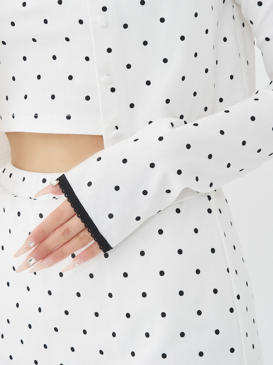 モデル：156cm（着用サイズ：FREE　着用カラー：WHT）