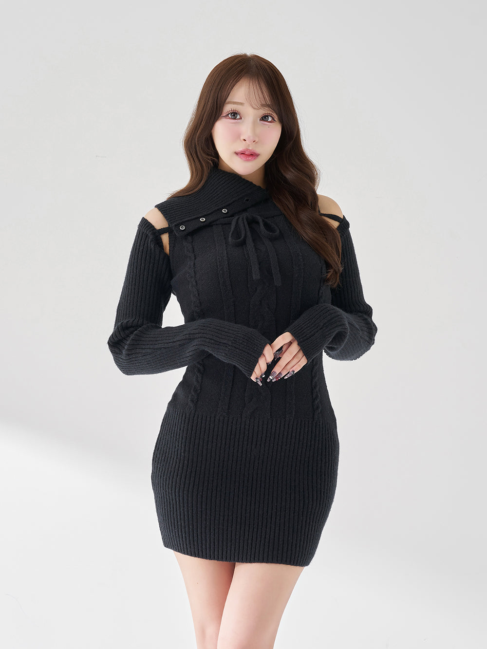 モデル：156cm（着用サイズ：FREE　着用カラー：BLK）