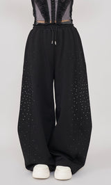 モデル：156cm（着用サイズ：FREE　着用カラー：BLK）
