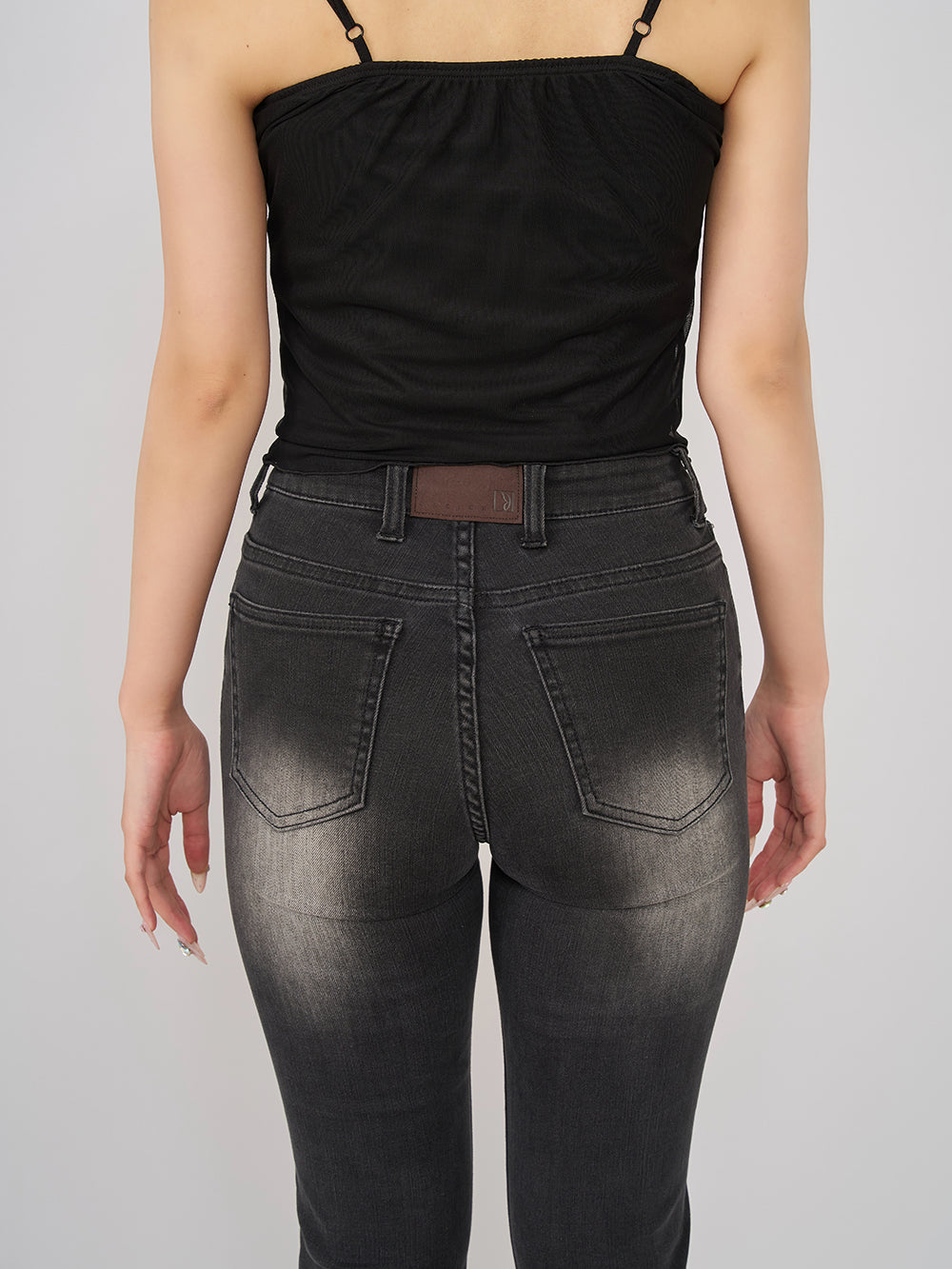 モデル：156cm（着用サイズ：S　着用カラー：BLK）