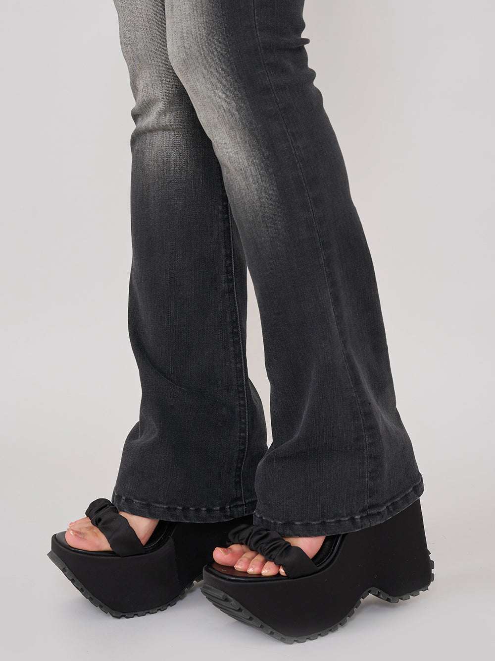モデル：156cm（着用サイズ：S　着用カラー：BLK）