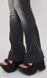 モデル：156cm（着用サイズ：S　着用カラー：BLK）