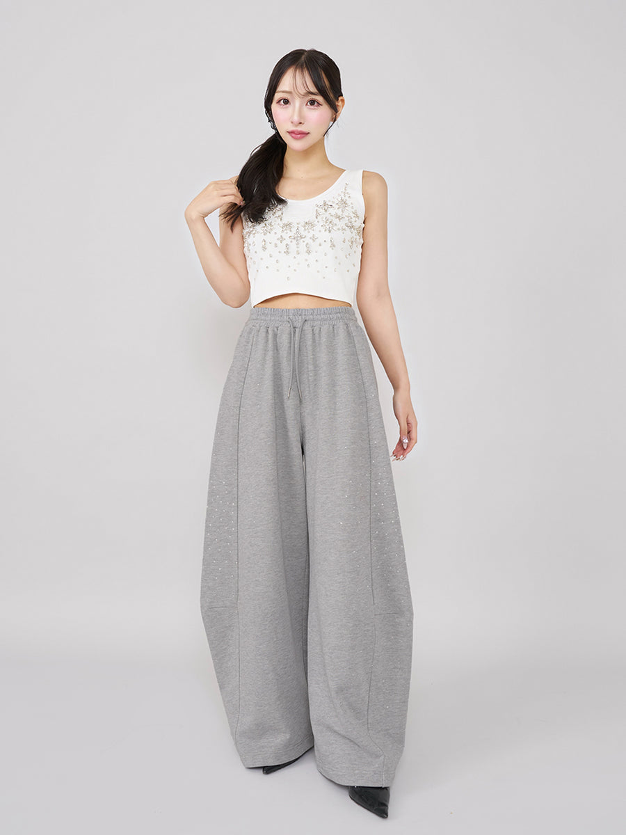 モデル：156cm（着用サイズ：FREE　着用カラー：GRY）
