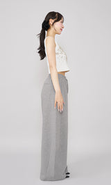 モデル：156cm（着用サイズ：FREE　着用カラー：GRY）
