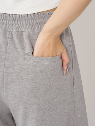 モデル：156cm（着用サイズ：FREE　着用カラー：GRY）