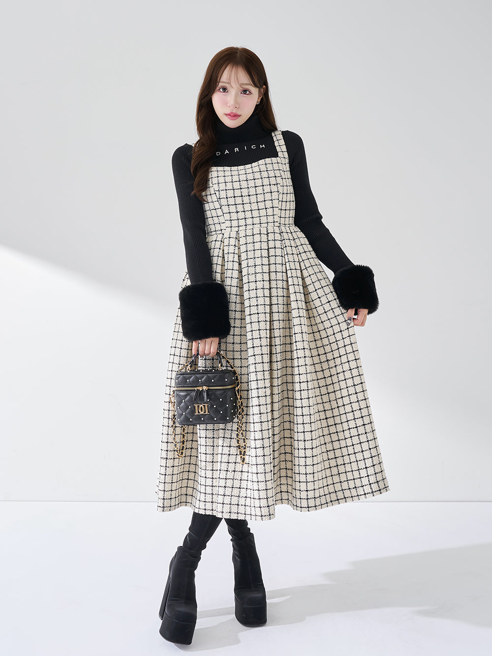 モデル：156cm（着用サイズ：FREE　着用カラー：IVO）