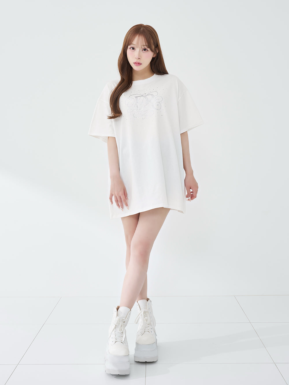 モデル：156cm（着用サイズ：FREE　着用カラー：WHT）