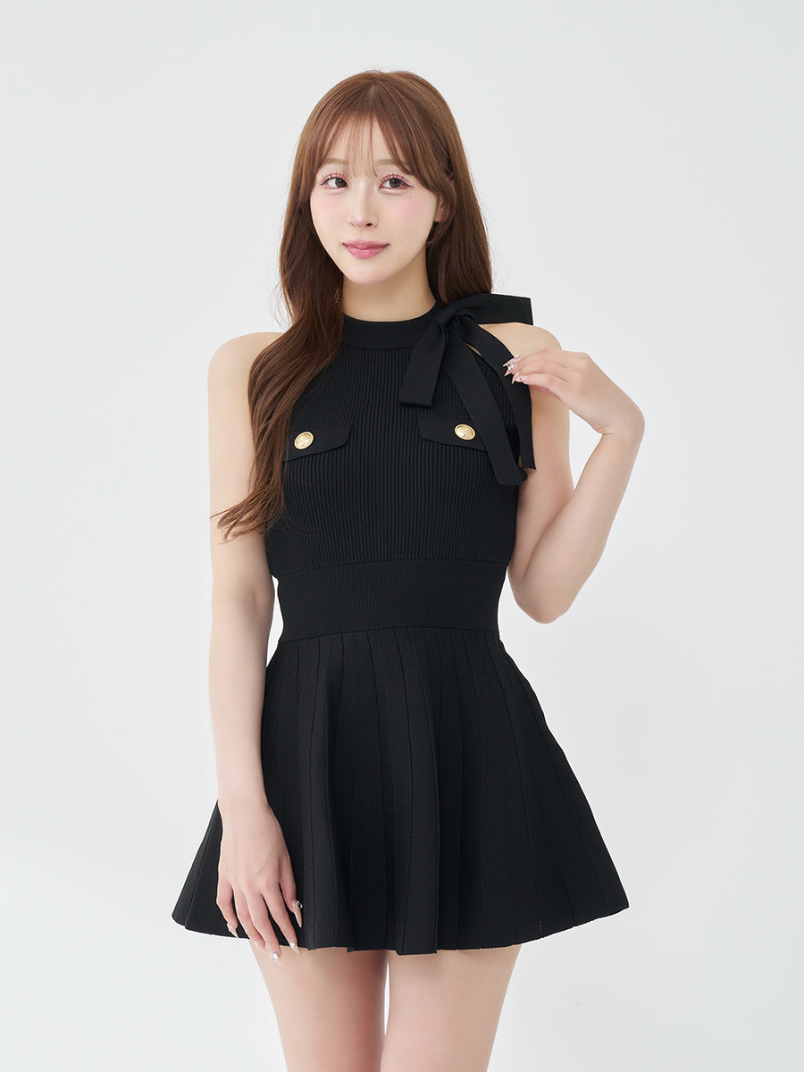 モデル：156cm（着用サイズ：FREE　着用カラー：BLK）