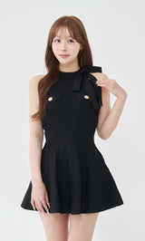 モデル：156cm（着用サイズ：FREE　着用カラー：BLK）
