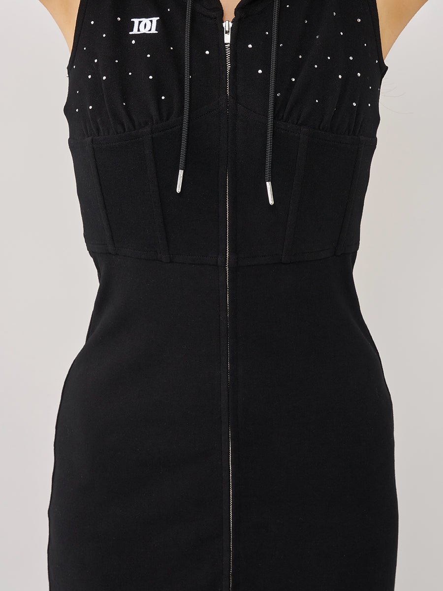 モデル：156cm（着用サイズ：FREE　着用カラー：BLK）