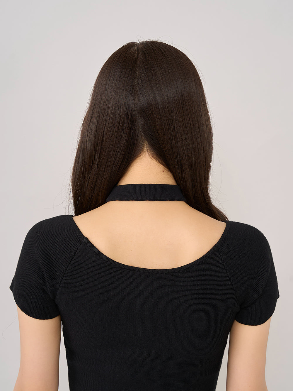 モデル：156cm（着用サイズ：FREE　着用カラー：BLK）