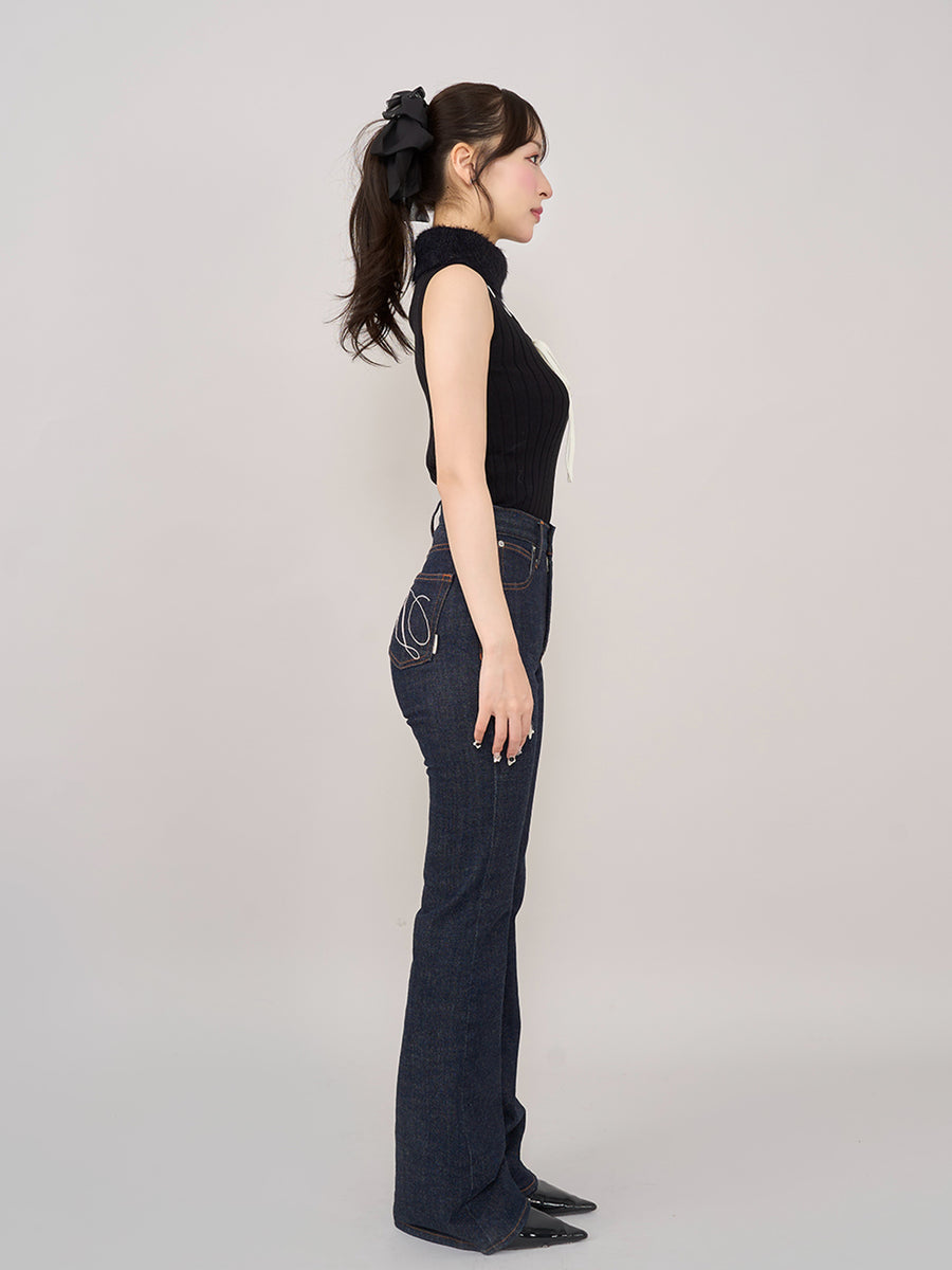 モデル：156cm（着用サイズ：FREE　着用カラー：BLK）