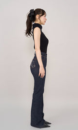 モデル：156cm（着用サイズ：FREE　着用カラー：BLK）