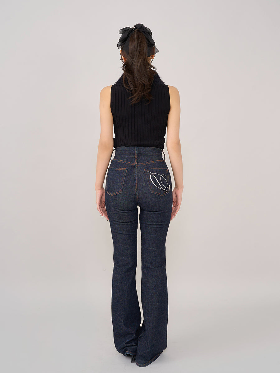 モデル：156cm（着用サイズ：FREE　着用カラー：BLK）