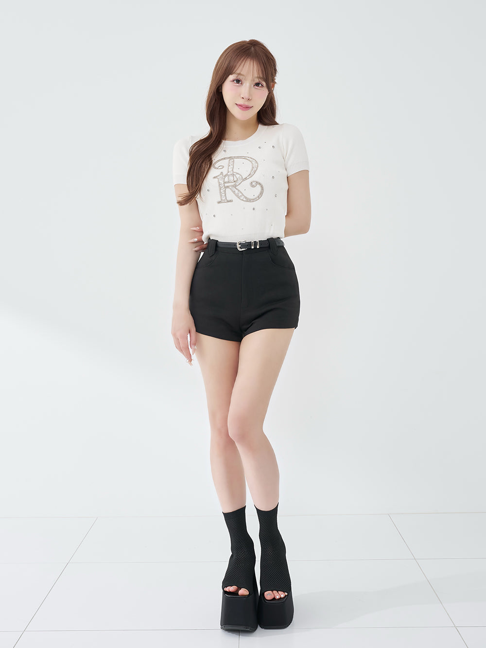 モデル：156cm（着用サイズ：FREE　着用カラー：WHT）