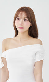 モデル：156cm（着用サイズ：FREE　着用カラー：WHT）