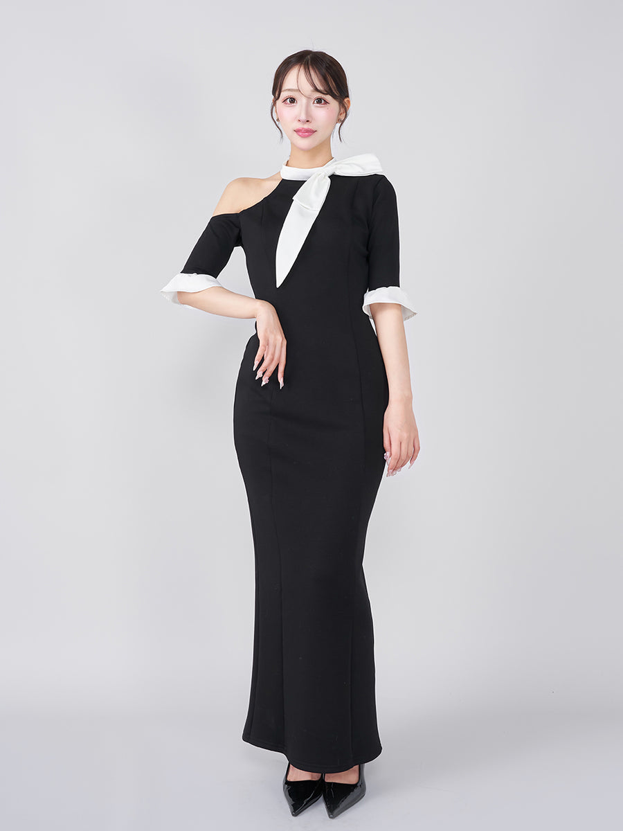 モデル：156cm（着用サイズ：FREE　着用カラー：BLK）