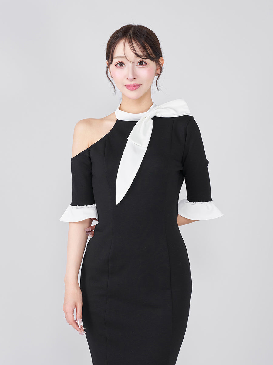 モデル：156cm（着用サイズ：FREE　着用カラー：BLK）