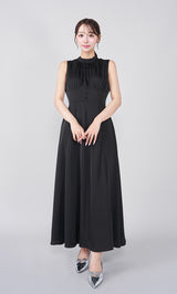 モデル：156cm（着用サイズ：FREE　着用カラー：BLK）