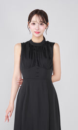モデル：156cm（着用サイズ：FREE　着用カラー：BLK）