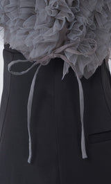 モデル：156cm（着用サイズ：FREE　着用カラー：BLK）