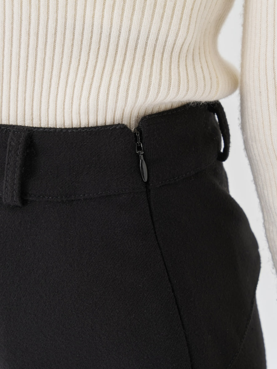 モデル：156cm（着用サイズ：S　着用カラー：BLK）