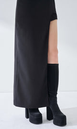モデル：156cm（着用サイズ：S　着用カラー：BLK）