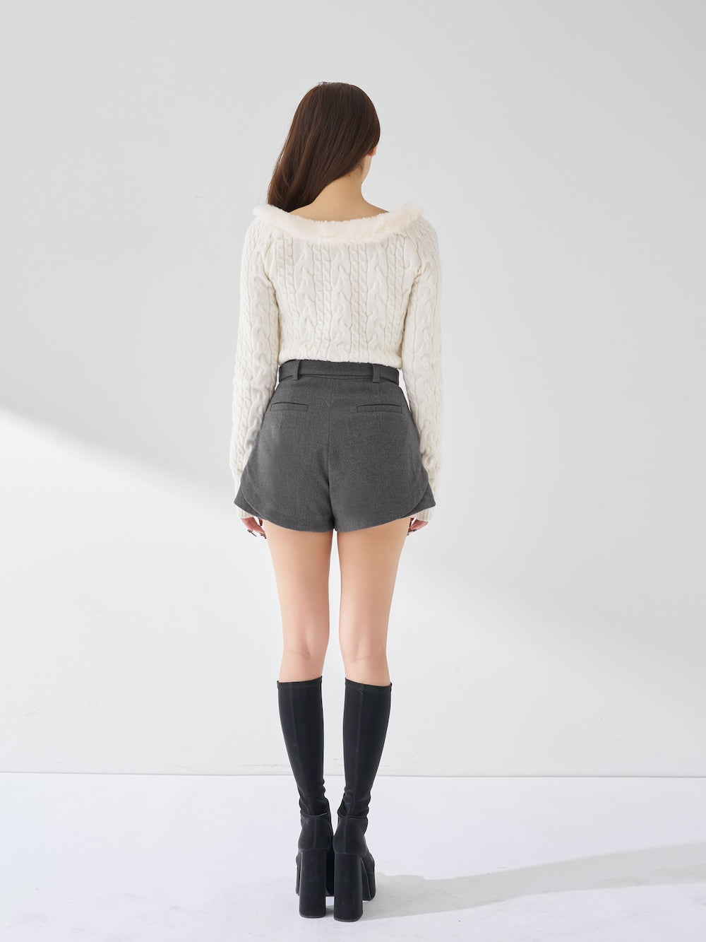 モデル：156cm（着用サイズ：FREE　着用カラー：IVO）
