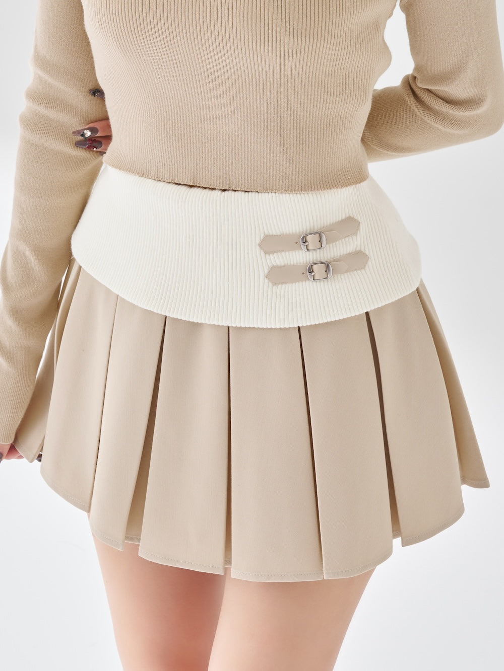 モデル：156cm（着用サイズ：FREE　着用カラー：BEG）