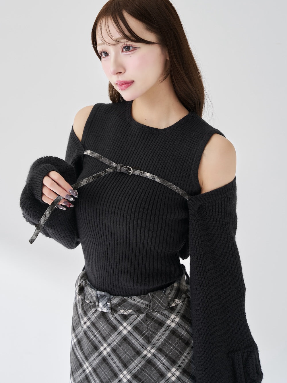 モデル：156cm（着用サイズ：FREE　着用カラー：BLK）