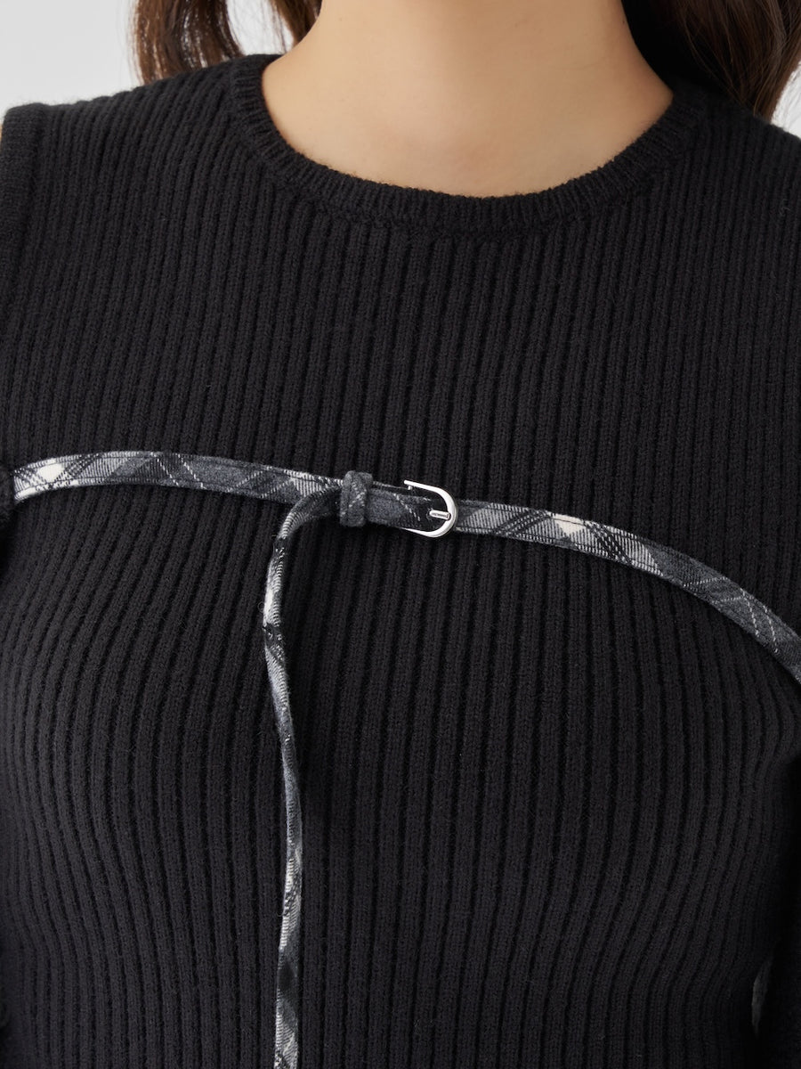 モデル：156cm（着用サイズ：FREE　着用カラー：BLK）