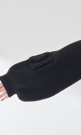 モデル：156cm（着用サイズ：FREE　着用カラー：BLK）