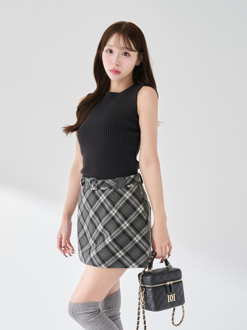 モデル：156cm（着用サイズ：FREE　着用カラー：BLK）