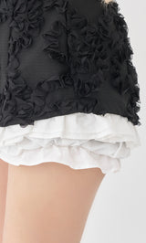 モデル：156cm（着用サイズ：FREE　着用カラー：BLK）