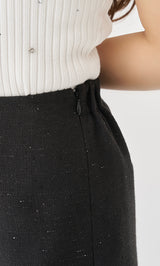 モデル：156cm（着用サイズ：FREE　着用カラー：BLK）