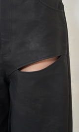 モデル：156cm（着用サイズ：S　着用カラー：BLK）