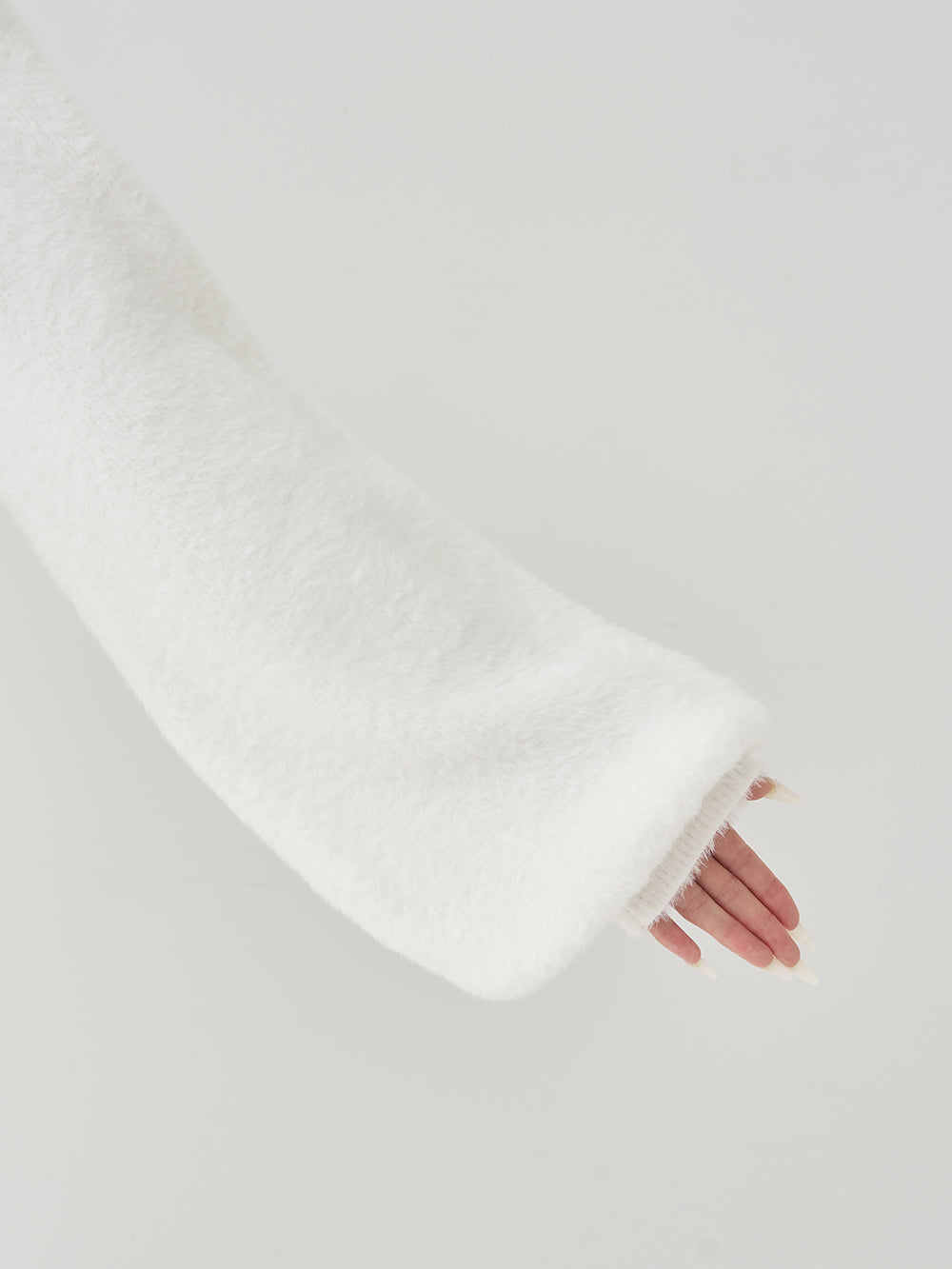 モデル：156cm（着用サイズ：FREE　着用カラー：WHT）